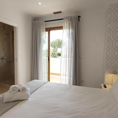 Del Parque Flats Le Village Golf Apartment Marbella