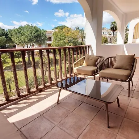 Del Parque Flats Le Village Golf Apartment Marbella